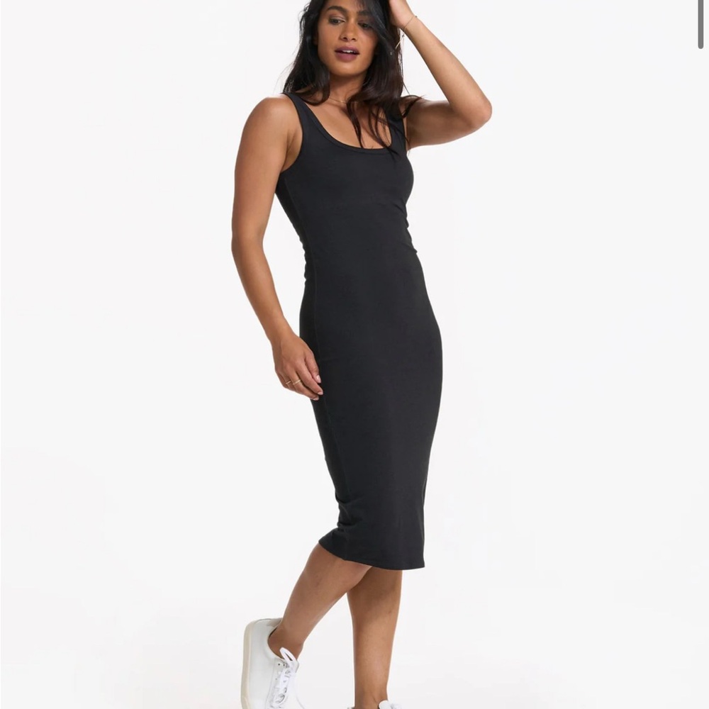 Vuori Halo Essential Dress